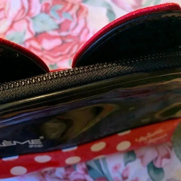 Creme Mini Mouse Red and Black Makeup Bag - Picture 5 of 5